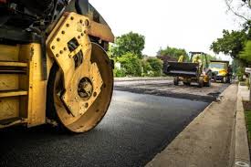 Best Asphalt Driveway Installation  in Oakbrook, KY